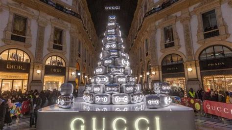 albero natale gucci milano